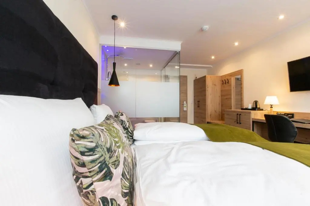 Superior Double room (full double bed)