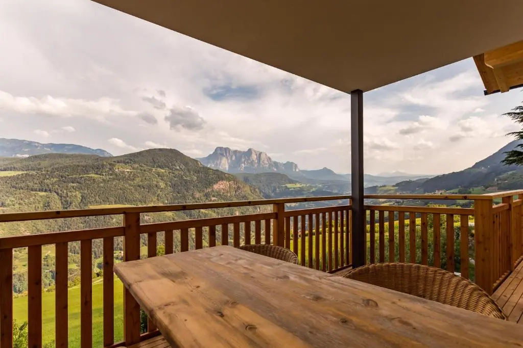Apartment with balcony