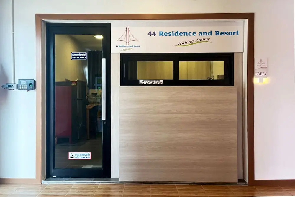 Lobby & Reception