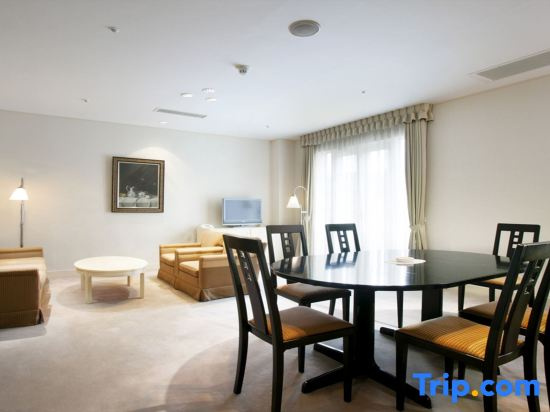 Single Suite with mountain view (single bed)