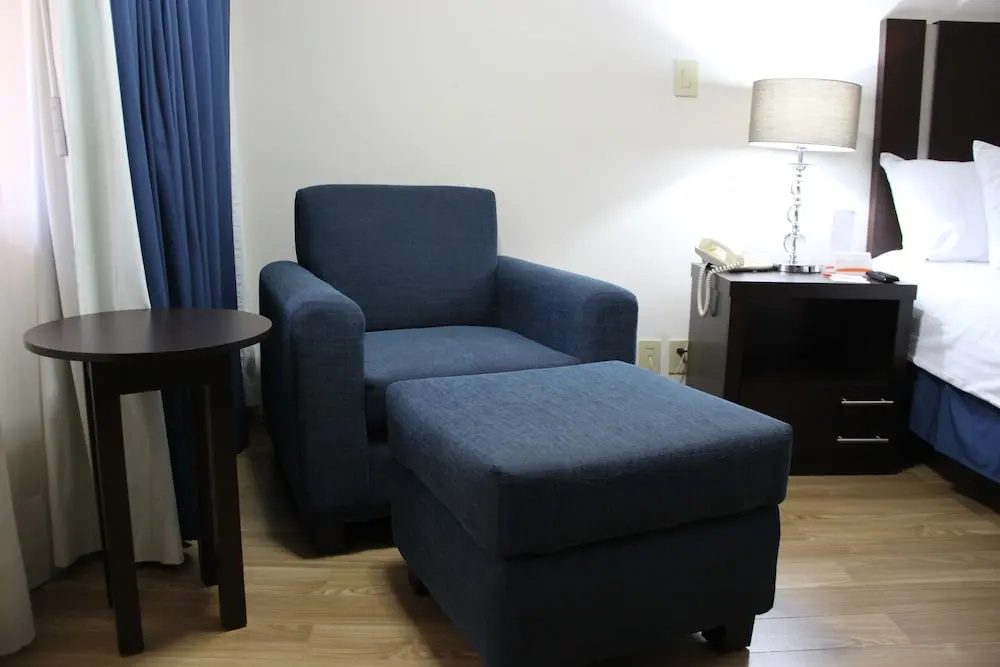 Grand Double room (full double bed)