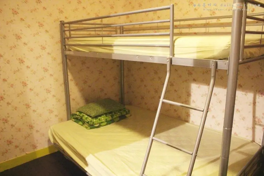 Bed in Dorm (male dorm)