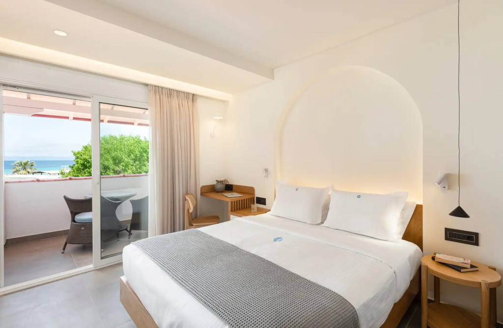 Premium Double room with sea view (full double bed)