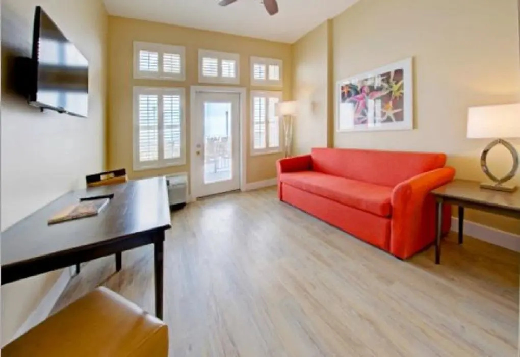 Deluxe Suite