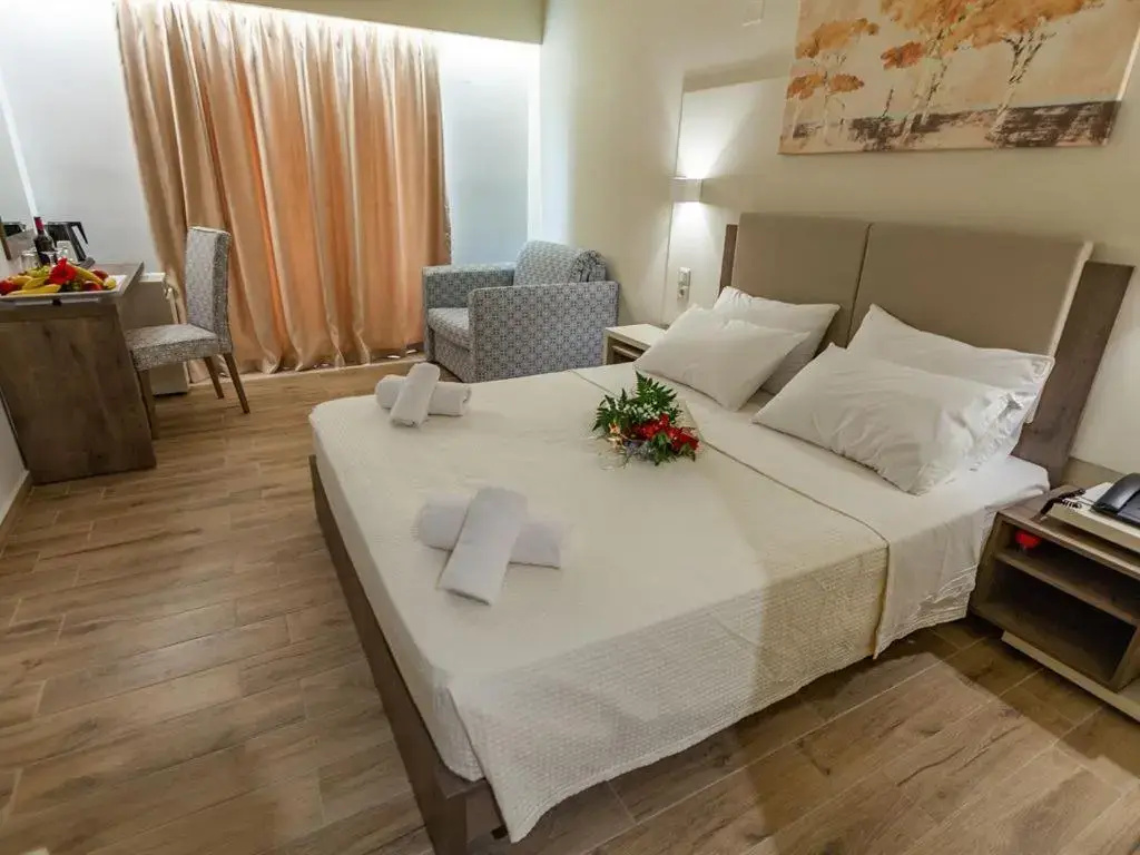 Double room (full double bed)