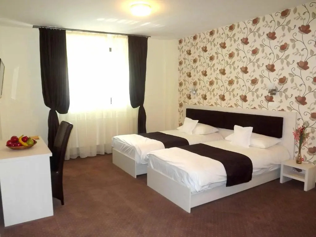 West Plaza Residence - Chambres