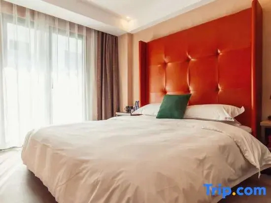 Standard Double room with courtyard view (full double bed)