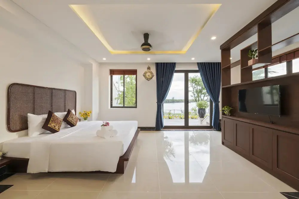 Deluxe Triple room with balcony