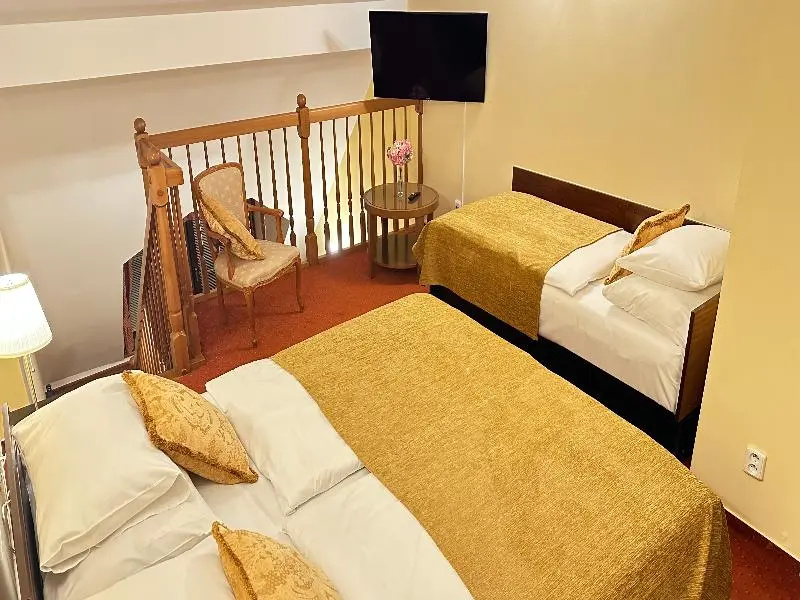 Fleur De Lis Hotel - Chambres