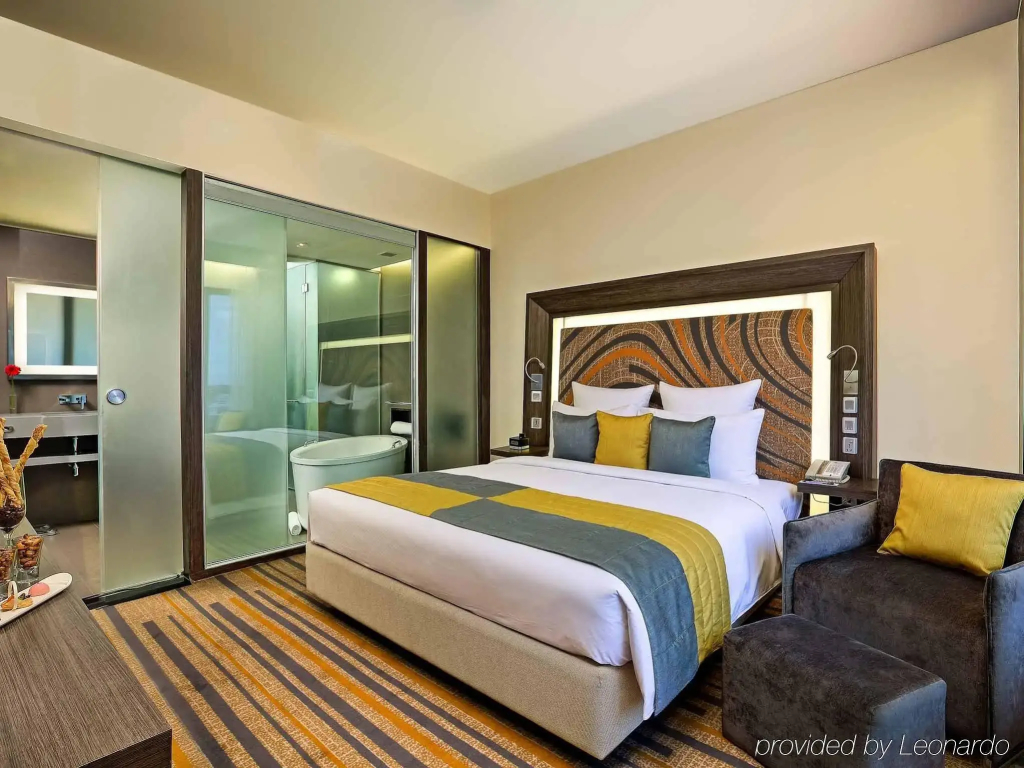 Novotel Kolkata Hotel & Residences Hotel — фото 2