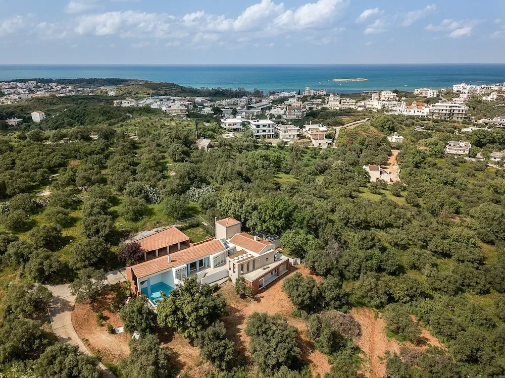Vilia House on the Hill