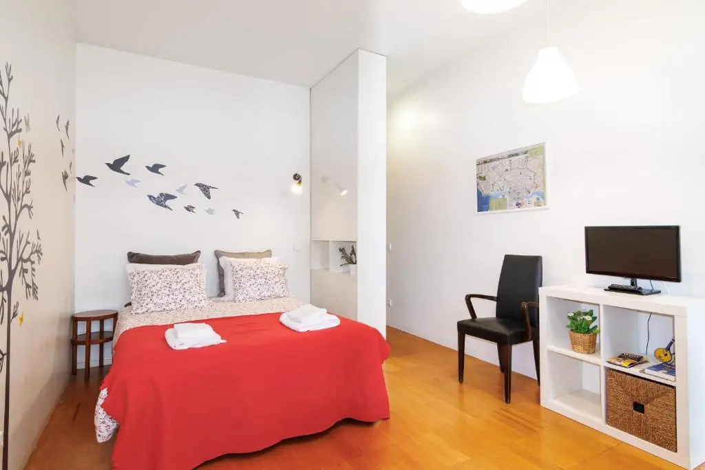 Studio with balcony and with street view
