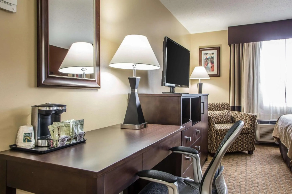 Quality Inn O'Hare Airport - фото 40