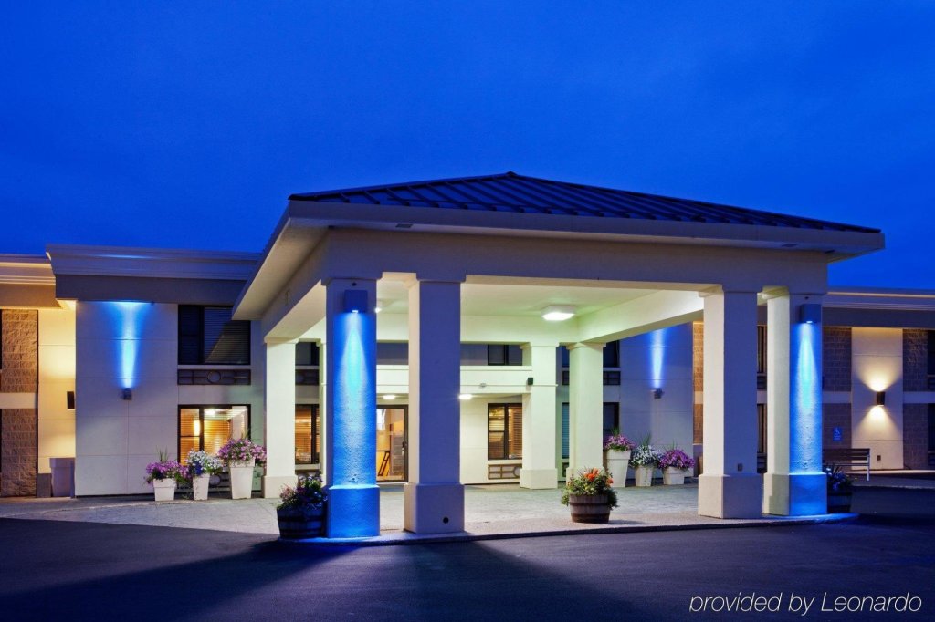 Holiday Inn Express & Suites Charlottetown, an IHG Hotel image