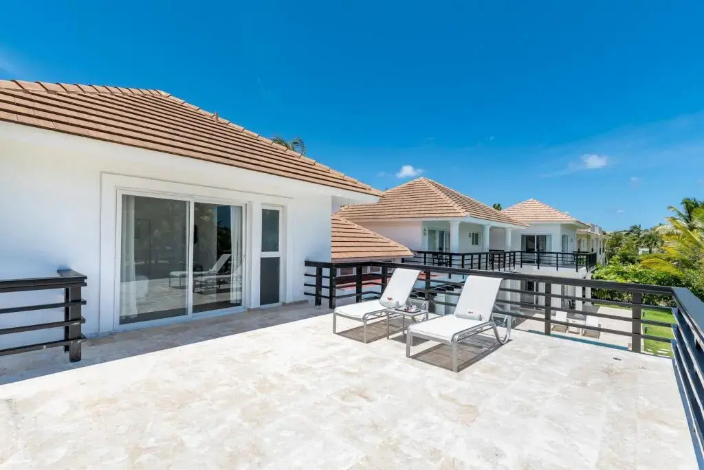 Villa for rent in Bavaro (Cocotal) – with jacuzzi, pool, lake and golf course