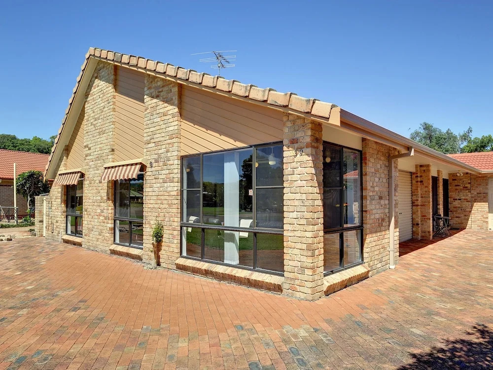 Shoreline Drive, Duplex 01,39, Little Pearl