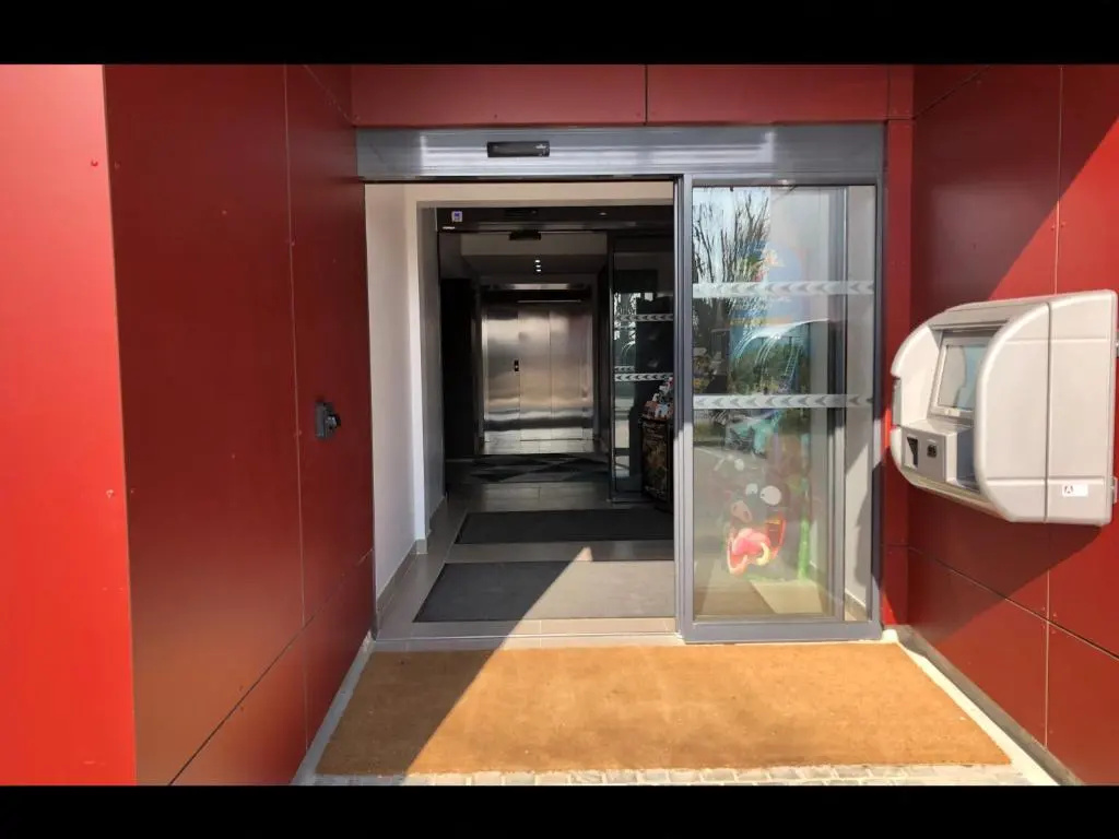 Brit Hotel Confort Roissy Saint-Witz - Chambres