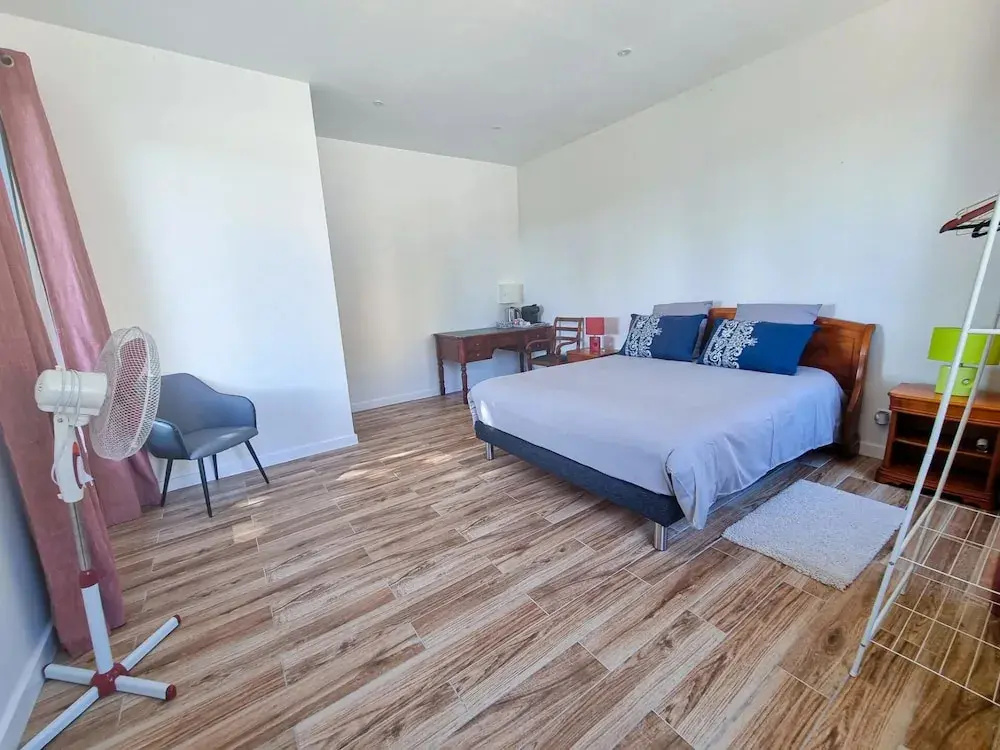 Standard Double room with pool view (full double bed)