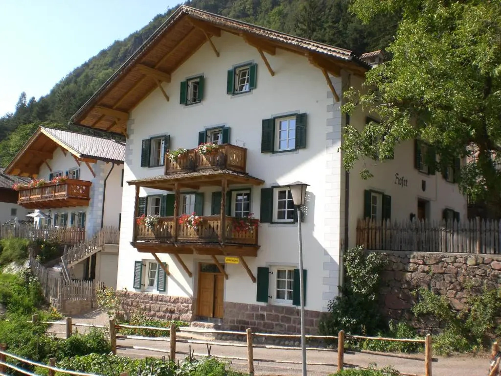 Apartment with balcony