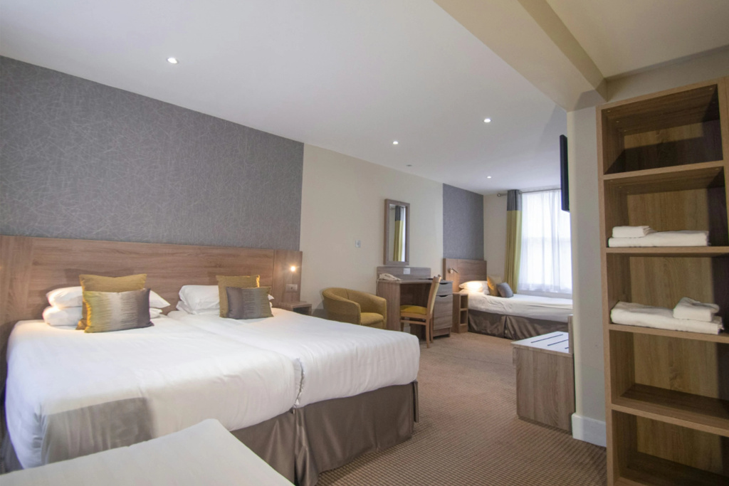 Phoenix Hotel - Photo 3