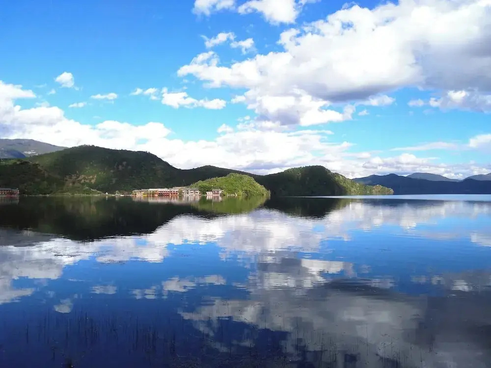 Sky of September Lugu Lake Hotel