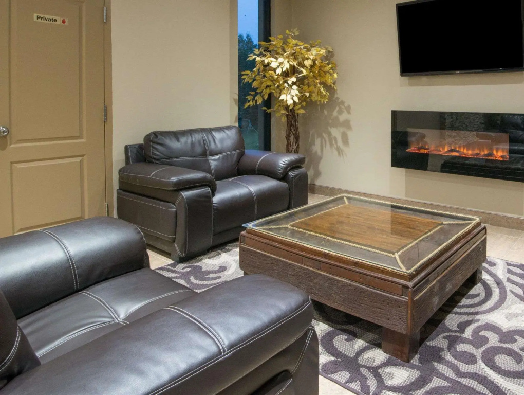 Lobby & Reception
