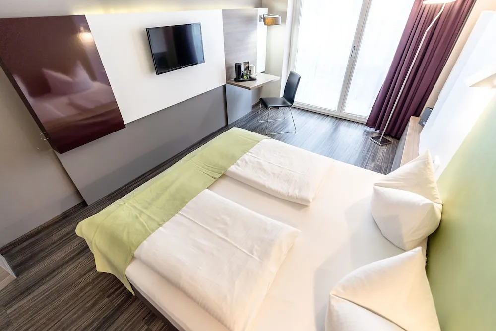 Двухместный номер Standard с видом на улицу двуспальная кровать в Hotel Demas City