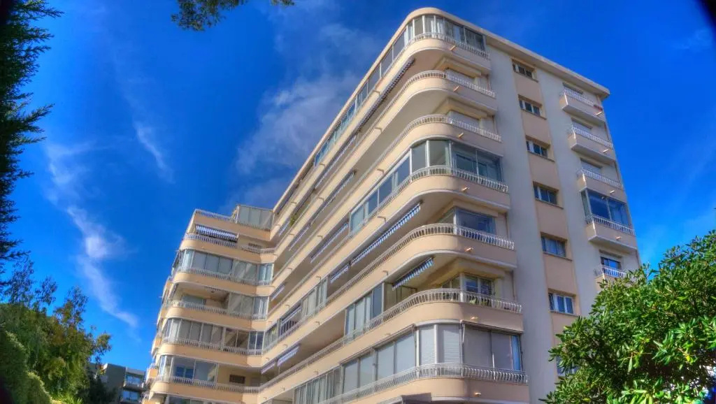 Beau 2 pièces 3 étoiles Vue Mer Garage Privé 150m plages wifi