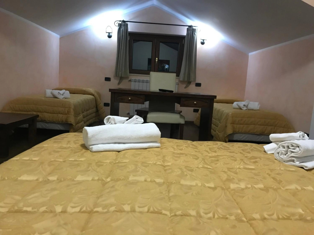 Hotel River — 4