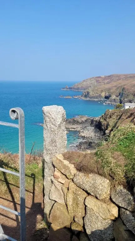 Cosy terraced Cornish cottage near the sea