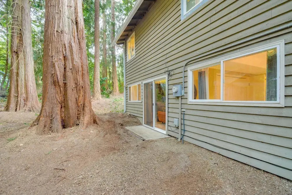 Walk to Beach + Village: Bainbridge Island Gem!
