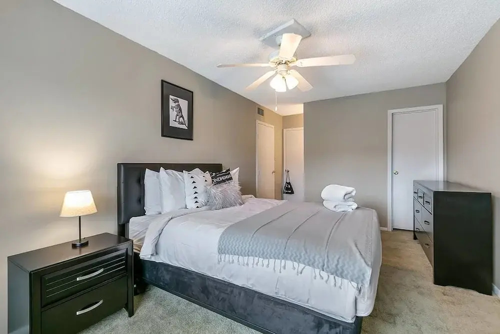 LSU Suite + Pool + Gym — фото 2