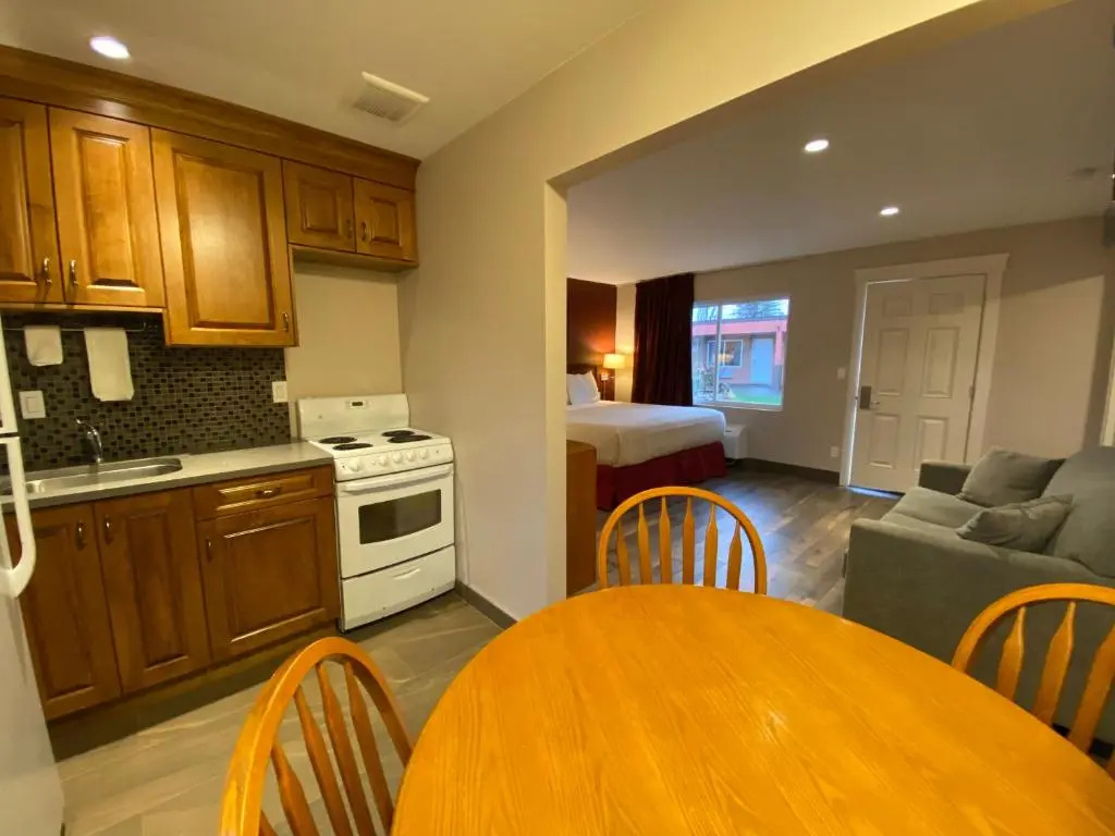 1 Bedroom Suite
