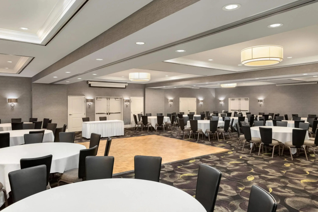 La Quinta Inn & Suites by Wyndham Arlington North 6 Flags Dr - Général