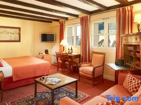 Relais Du Louvre 100