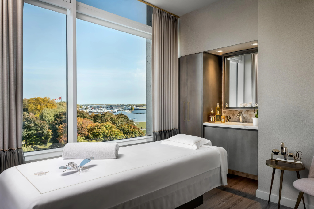 Hotel X Toronto, a Destination by Hyatt Hotel — фото