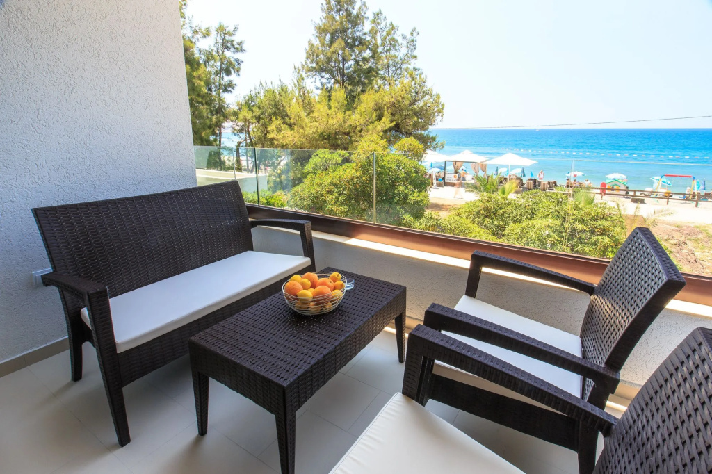 Balcony & Terrace
