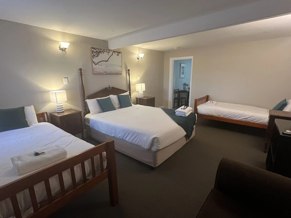 Deluxe Quadruple room