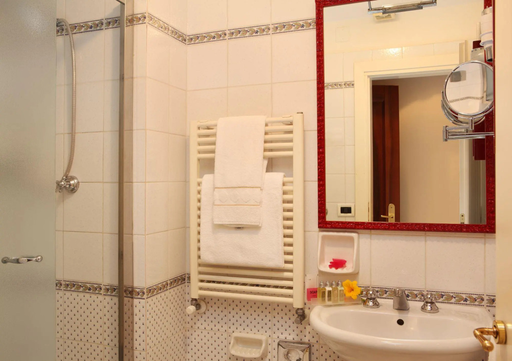 Pensione Accademia - Villa Maravege by null