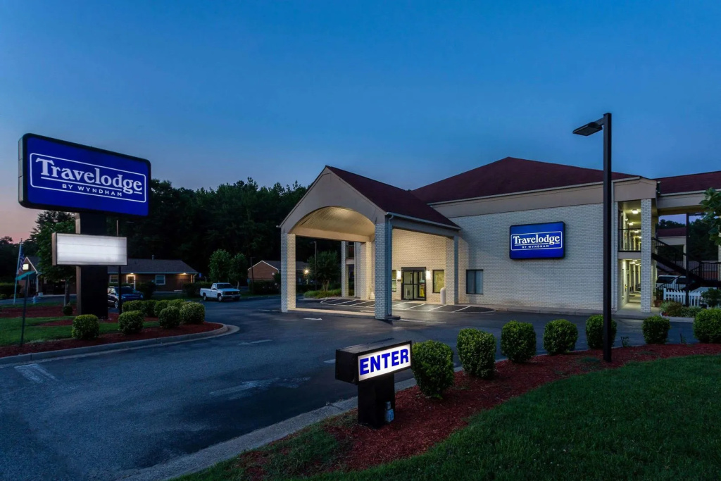 Brentwood Inn & Suites