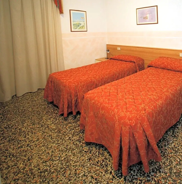Economy room