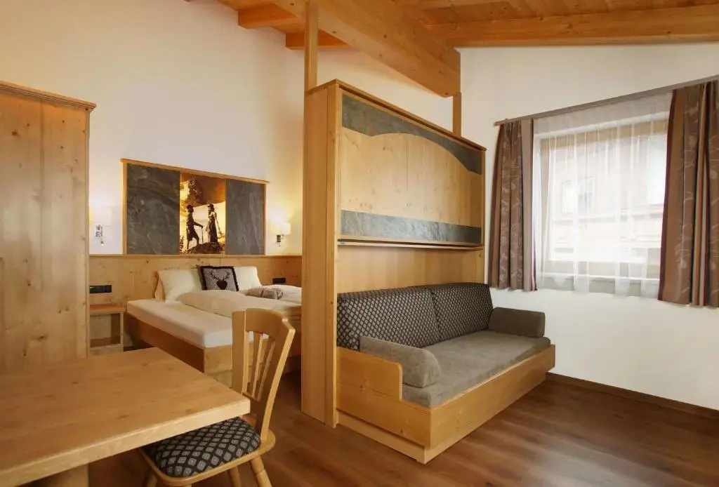 Superior Double room with mountain view (full double bed)