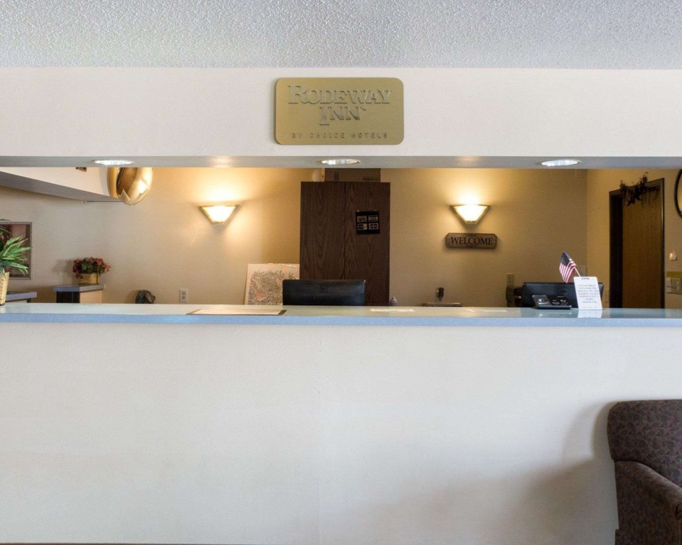 Rodeway Inn West Fargo Main Ave. — 2