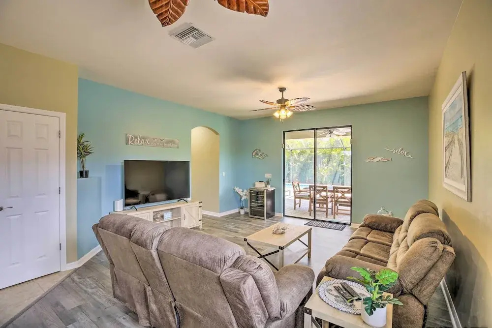 Pool & Lanai: Centrally Located Cape Coral Home