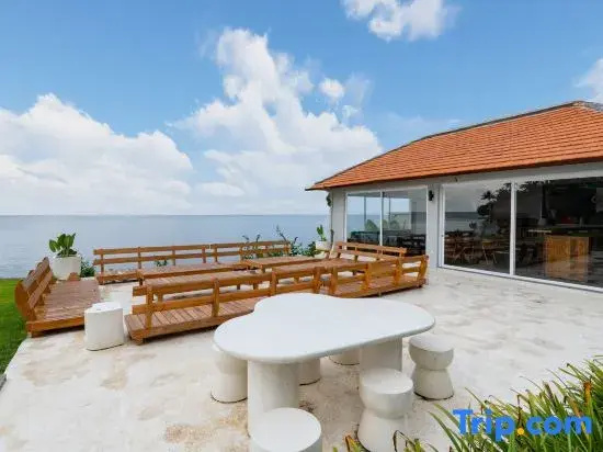 Seaside Oceana Suites by Mahaprana