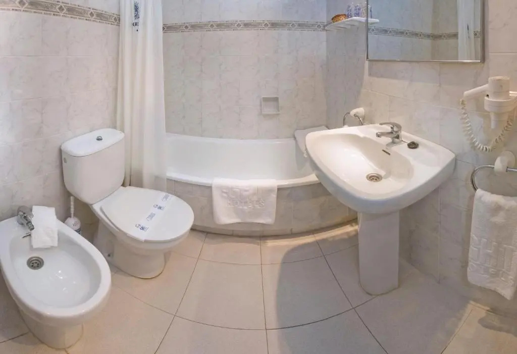 Hotel GHT Neptuno Tossa & Venus SPA - Chambres
