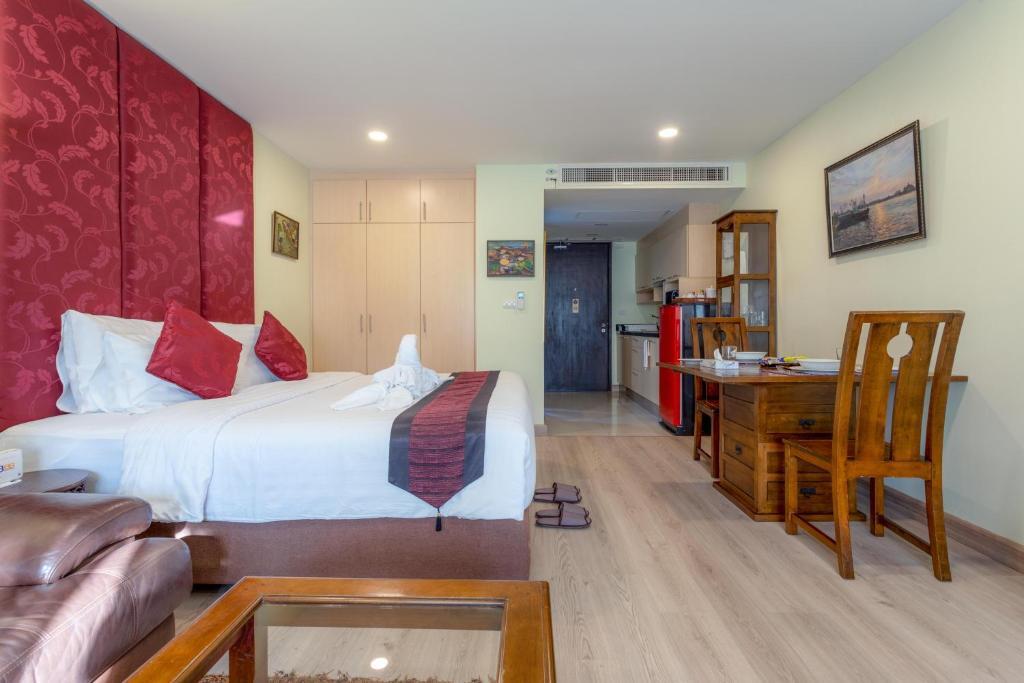 Студия с балконом в Citismart Luxury Apartments