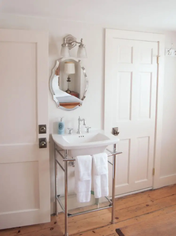 Classic Double room (full double bed)