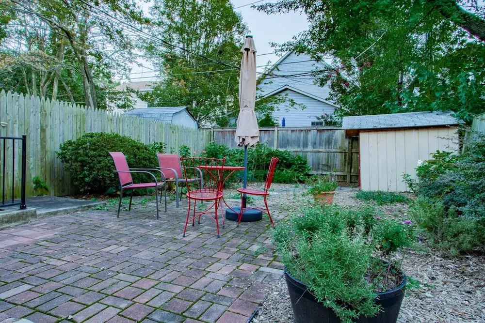 Pentagon City Homestay Parking Available