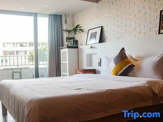 Standard Double room with balcony (full double bed)